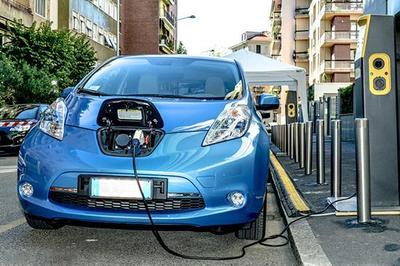 新能源電動(dòng)汽車半路沒電應(yīng)急指南