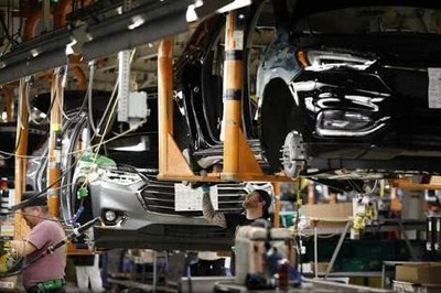 歐洲汽車工廠艱難按下重啟鍵 電動(dòng)汽車引領(lǐng)行業(yè)復(fù)蘇